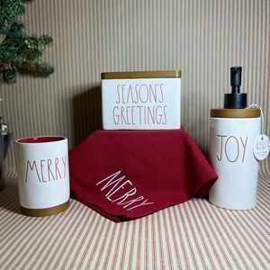 🎄 Rae Dunn 🎄 NWT Christmas Bathroom Set